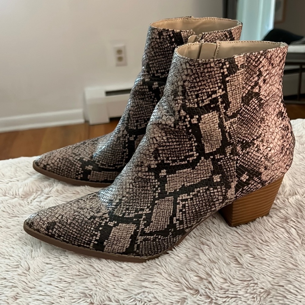 Lulu's Textured Snakeskin Heeled Boots